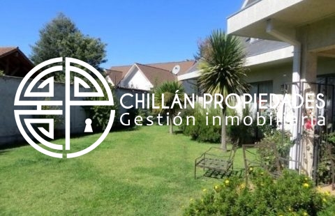 Preciosa Casa en Jardín del Este, ubicada en exclusivo Condominio Privado con acceso controlado. Gran Terreno de 500 m2.